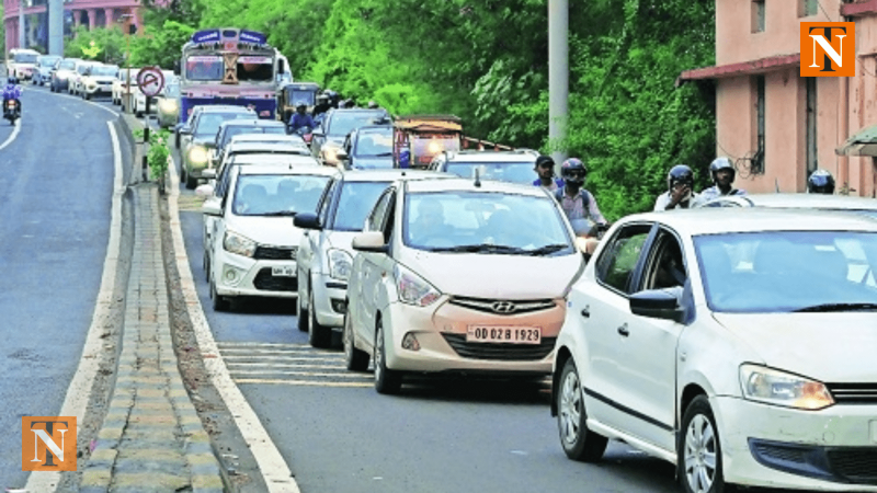 Nagpur’s Traffic Issues Escalate with Road Projects and Signal Jumping